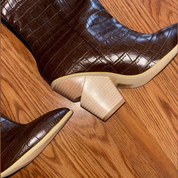 Brown Snake print Women high heel western boots 7.5 - Picture 3 of 6